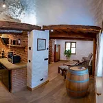 Reinhold Apartment