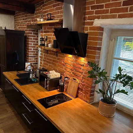 Reinhold Apartment *