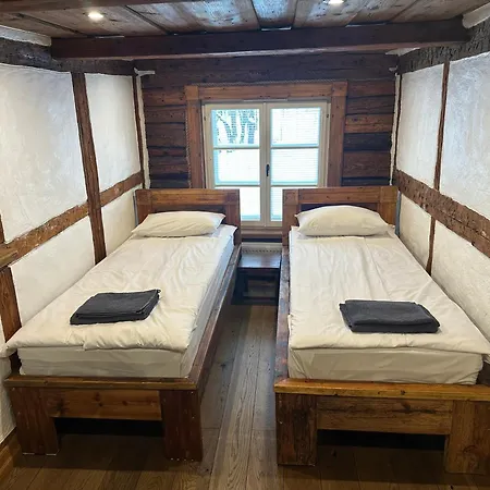 Reinhold Apartment *